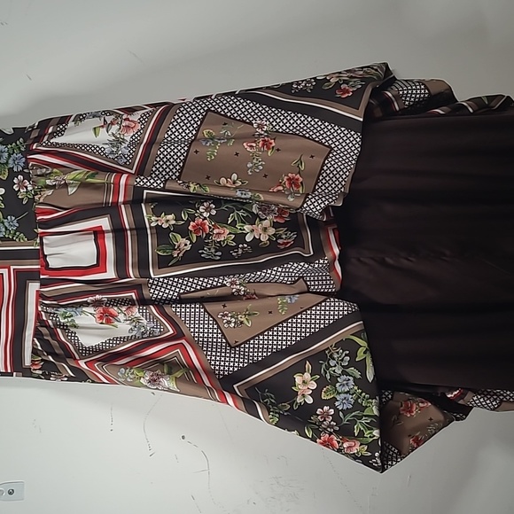 New York & Co Women's Skirt - Picture 2 of 5